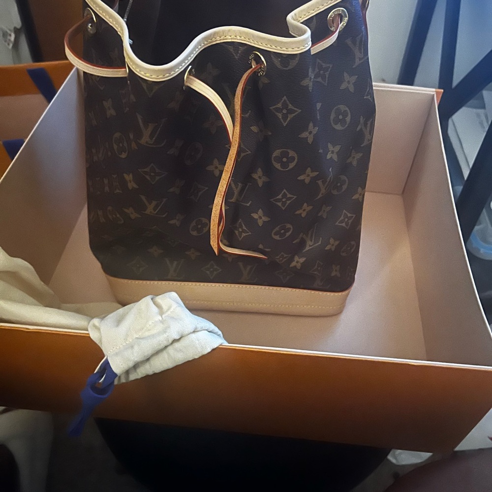 Louis Vuitton Noe Brown Monogram Canvas Shoulder Bag/ Wallet